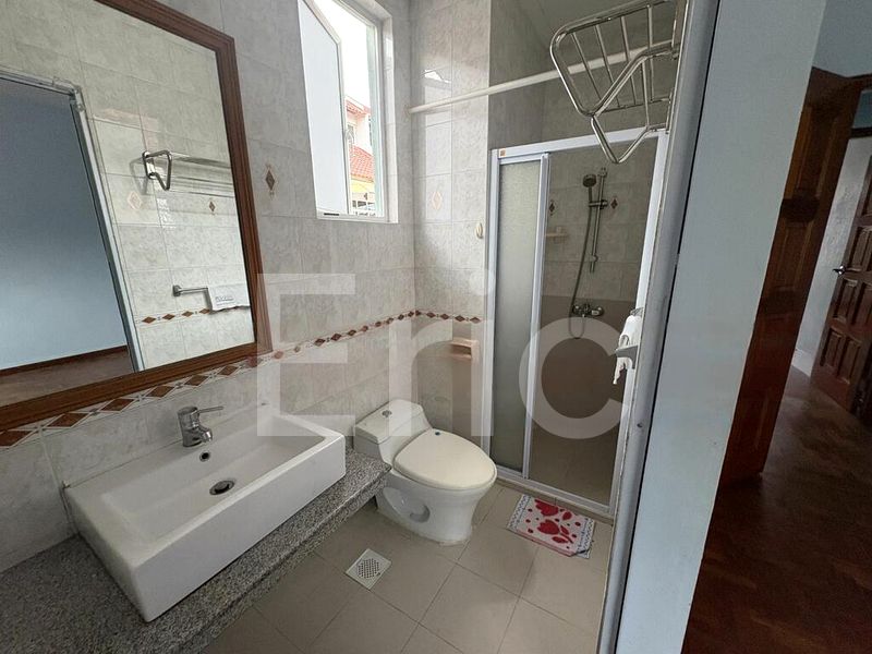 5 Bed Corner Terrace (Landed) for Sale in  Loyang Villas - Image 10